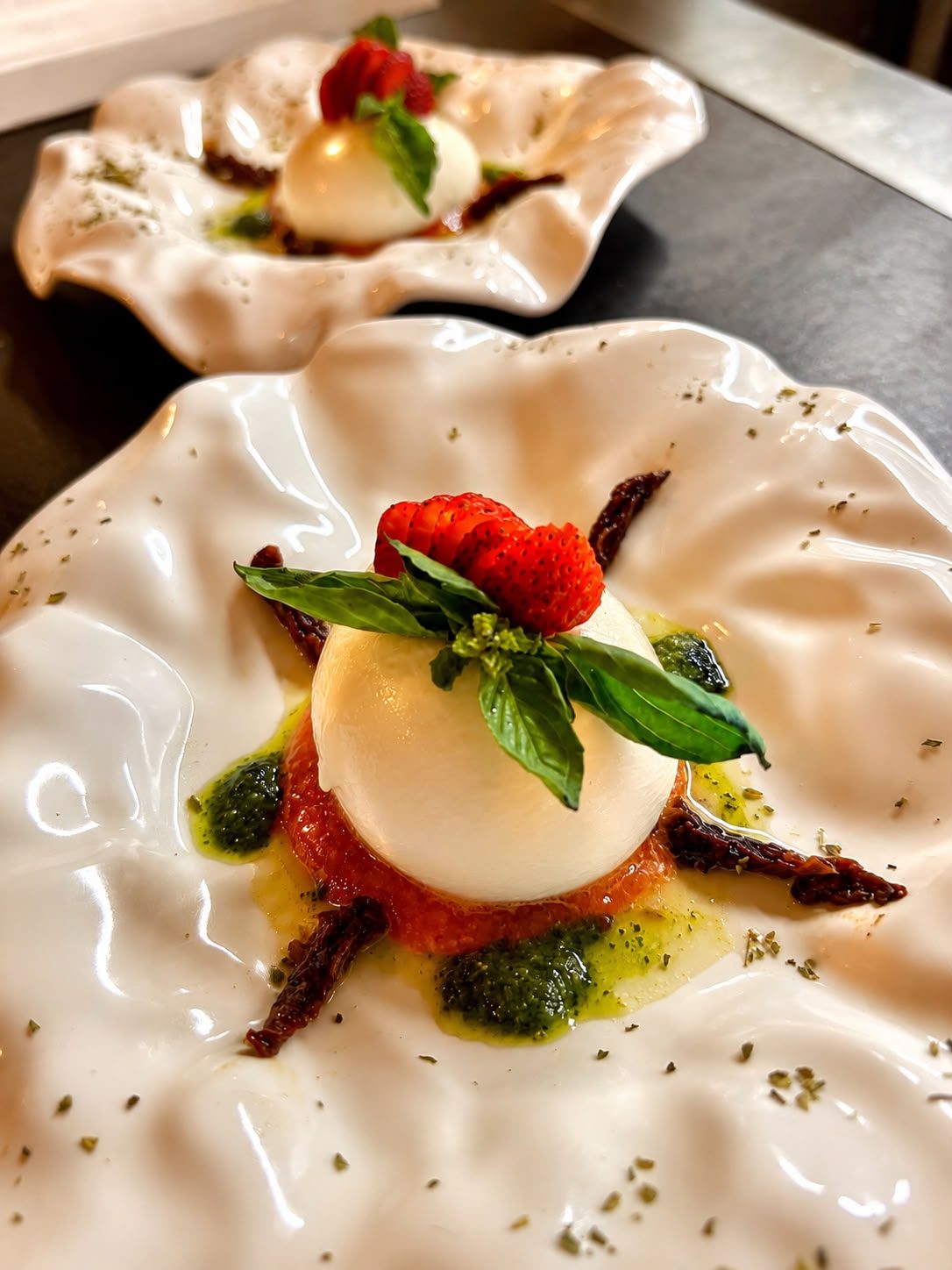 Burrata con fresa y albahaca — Bellagio Lanzarote